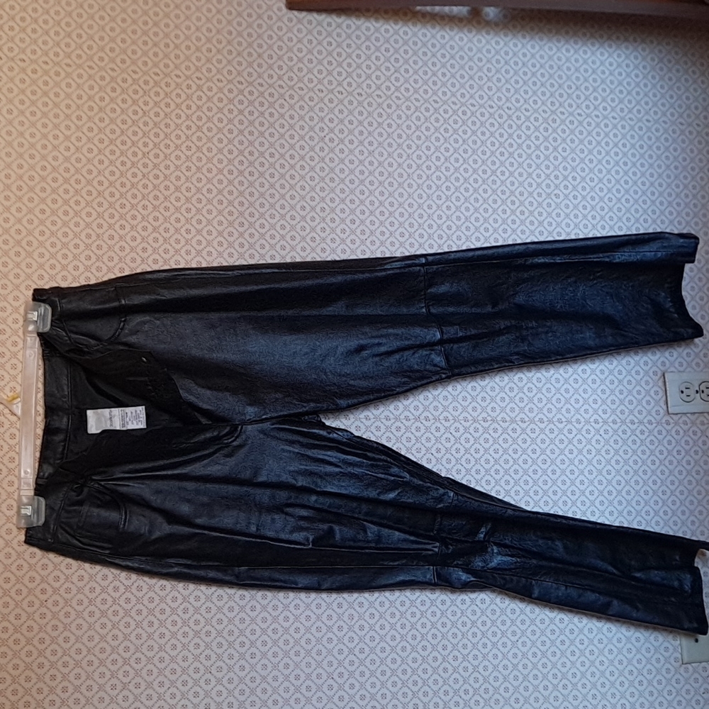 Women's sz 14w leather trousers